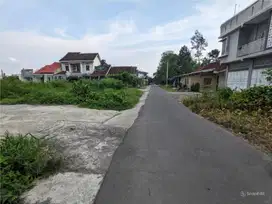 Samping SD Model Sleman; Dijual Tanah Dekat Stadion Maguwoharjo Jogja