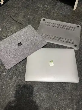 Macbook pro 2017 8/256gb normal,mulus