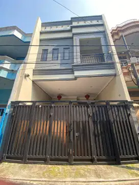 Rumah 3 lantai Pademangan Timur Jakarta Utara