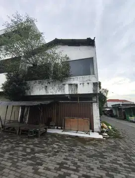 Dijual bangunan tingkat 2