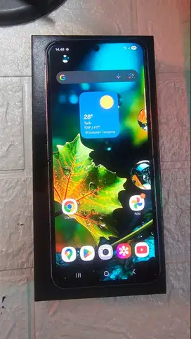 Samsung Z Flip 4 8/256GB Resmi SEIN Lengkap No Minus