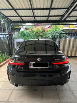 BMW 330i 2023 Bensin