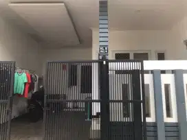 Dijual rumah sdh renovasi berlokasi di Vil Nusa Indah 3