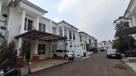 Rumah 2 Lantai Selatan Jakarta, Desain American Classic