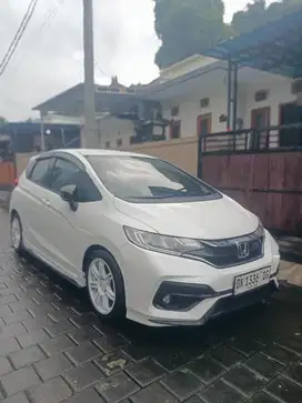 Jazz RS Istimewa