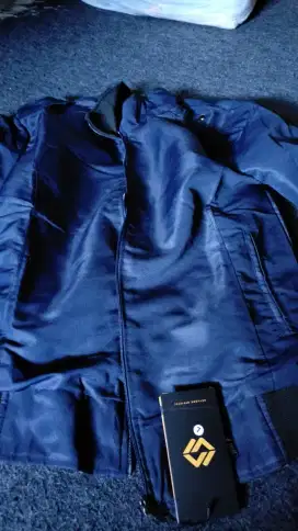 jaket bomber merk HEYLOOK