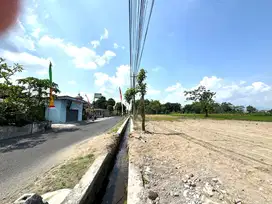 Tepi Jalan Aspal Lebar, Cocok Peruntukan Usaha