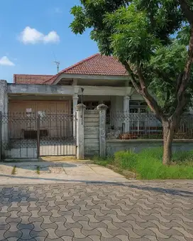 Rumah Manyar Indah Strategis, Hitung Tanah, Row 3 Mobil