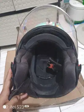 Helm jual Butuh