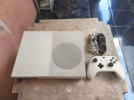 Xbox One S Slim White 1TB 01