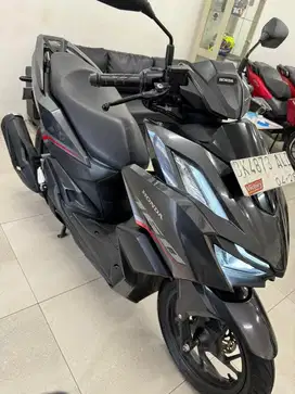 [ODO 8K KM‼️] Honda Vario 160 Tipe CBS tahun 2023 warna Hitam Gloss CC