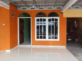 dijual rumah dua lantai