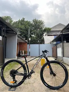 UNITED CLOVIS 5.10 BLACK GREY 29ER S NEW (GRESS)