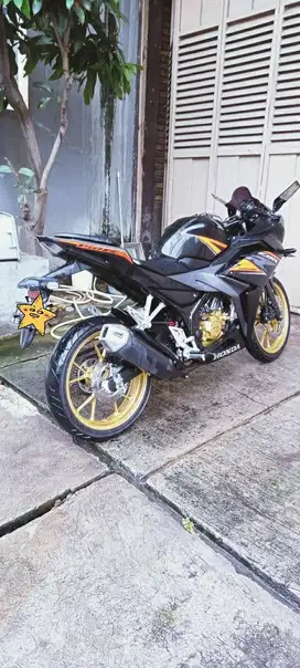 Honda CBR150R 2019