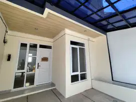 Di jual rumah bagus 2 lantai di Petukangan jakarta selatan