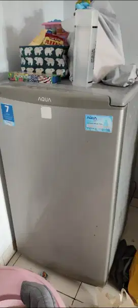 Freezer kulkas bisa utk asi es batu dll