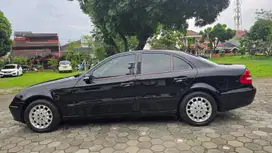 Mercedes-Benz E200 2005 Bensin