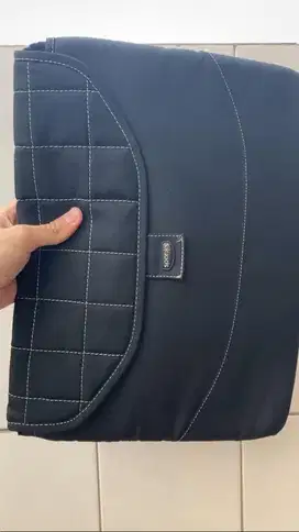 Case laptop SPARKS halus bagus masih bagus banget tinggal pakai