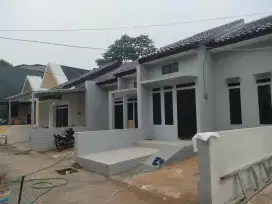 Rumah mewah harga murah akses mobil 3 menit ke stasiun depok