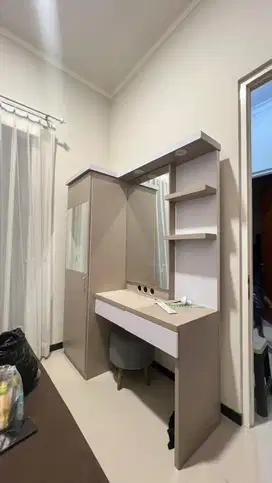 DIJUAL CEPAT SET MEJA RIAS DAN LEMARI