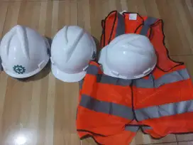 Helm proyek dan rompi safety
