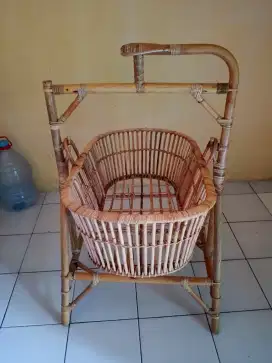Ayunan Rotan bayi