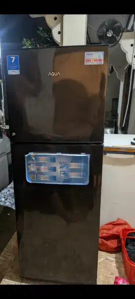 kulkas 2 pintu Aqua