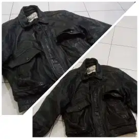 Jaket kulit hitam cowok