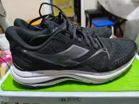Sepatu Running Diadora Mythos Blueshield 8 (43)