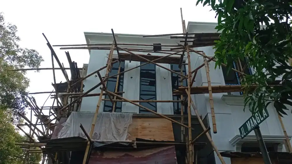 Tukang bangunan