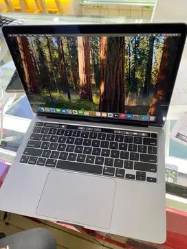 Macbook pro m2 13 inch ram 8/ 512 ex inter mulus perfect touch bar
