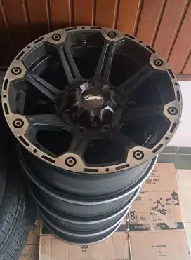 Dijual velg ring 17 lubang 6 ,bekas dipakai pajero,harga nego normal