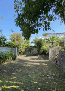 DIJUAL TANAH BONUS VILLA DAN KOLAM RENANG DI MAINROAD LEMBANG BANDUNG