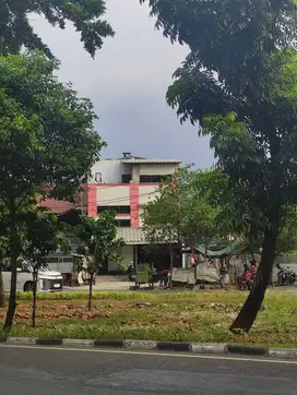 Rumah sekaligus tempat usaha, strategis, bagus, harga terbaik