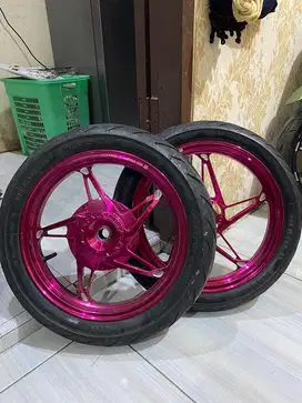 Velg cmg vario125/150 +ban pirelli