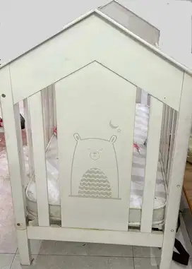 Jual tempat tidur bayi merk little equi