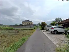 Dekat Hotel Hyatt; Tanah Jogja Antara Jl. Damai Dan Jl. Kapten Haryadi