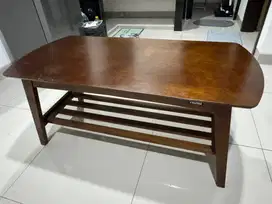Meja tamu brand informa
