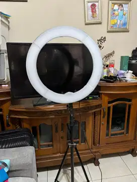 ring light luxe vanity