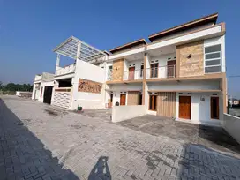 DI JUAL RUMAH DUA LANTAI SIAP HUNI  DI GENTAN BAKI