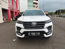 Toyota Fortuner 2.8 VRZ Sport AT Diesel 2022 Putih Like New