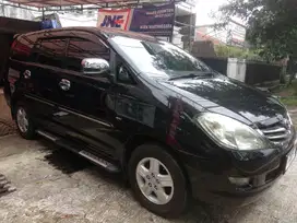 Toyota Kijang Innova 2005 Bensin