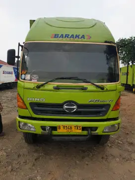 HINO FG 235 TI JP BOXTHN 2014