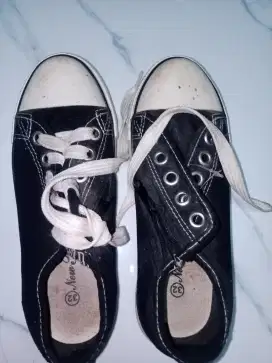 SEPATU ANAK NB SIZE 32 PRELOVED
