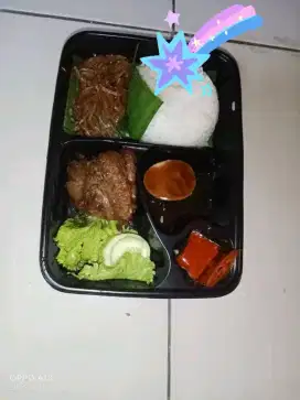 Menerima pesanan nasi box nya