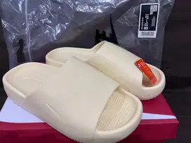 Nike Size 41 Cream