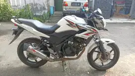 Di jual motor cb 150r