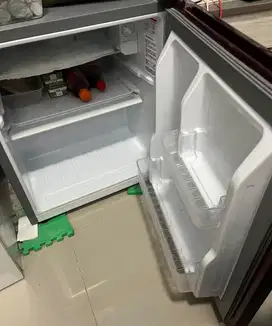 Kulkas mini polytron