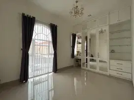 Disewakan Rumah Cantik Siap Huni Di Cluster Laseine JGC Cakung Jakarta
