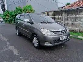 Innova G 2011 AT abuabu
